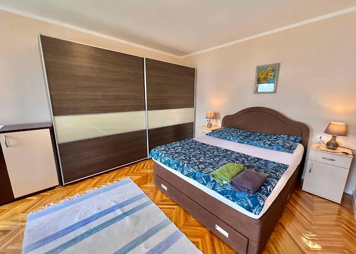 In 45038 بيت للعطل