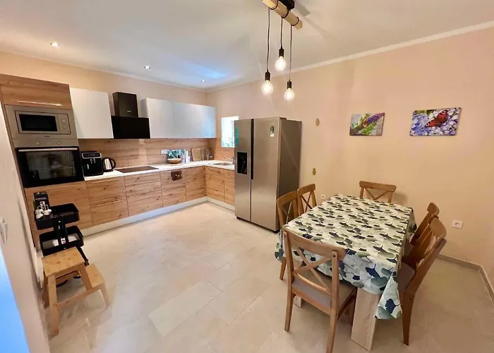 In 45038 بيت للعطل